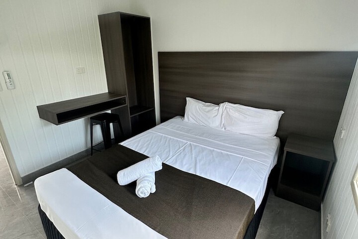 Room 22 of 38
