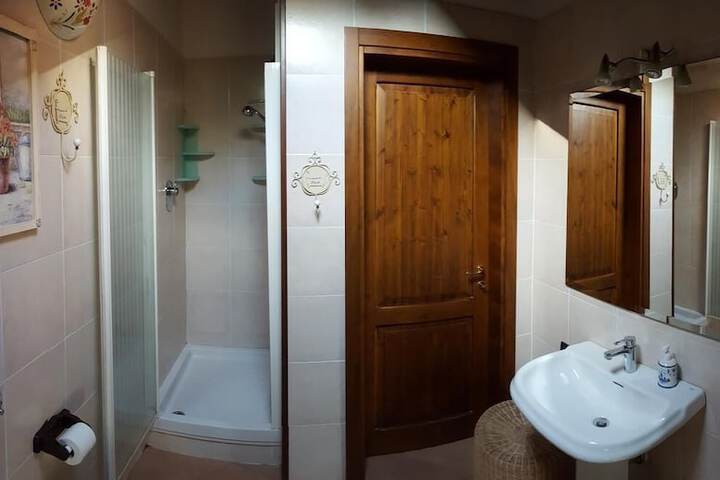 Room 15 of 16