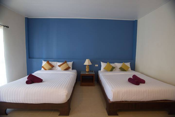 Room 9 of 182
