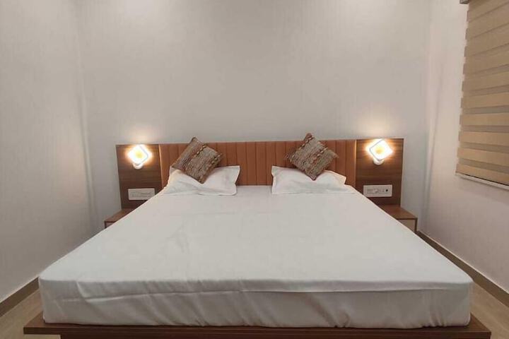 Room 5 of 36