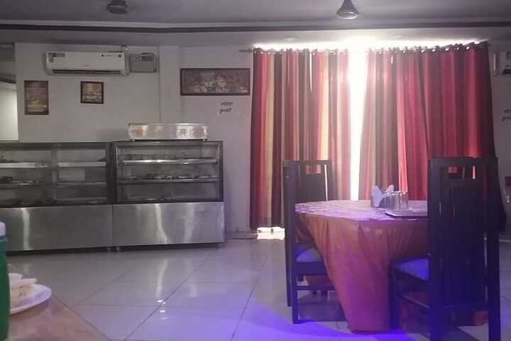 Room 9 of 13