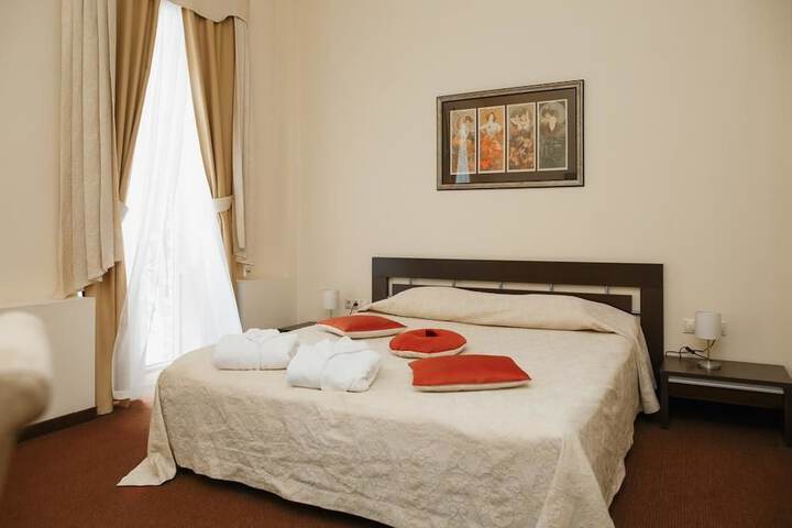Room 10 of 60
