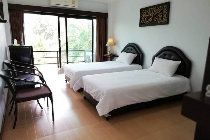 Room 3 of 27