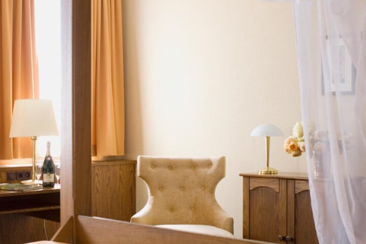 Room 10 of 45