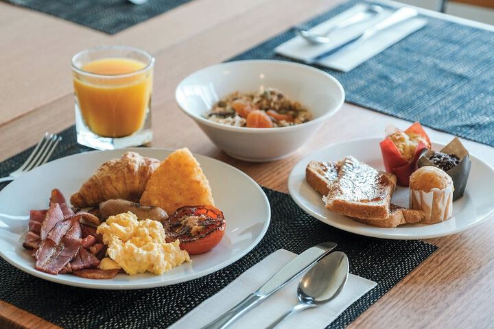 Breakfast/Coffee Service 84 of 127
