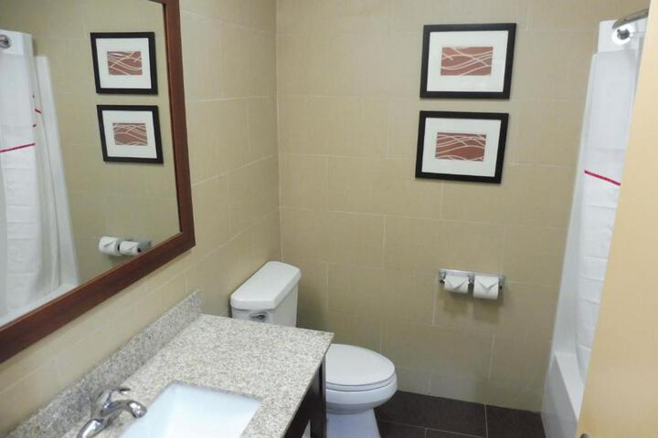 ADA Accessible Superior King (12 of 18)