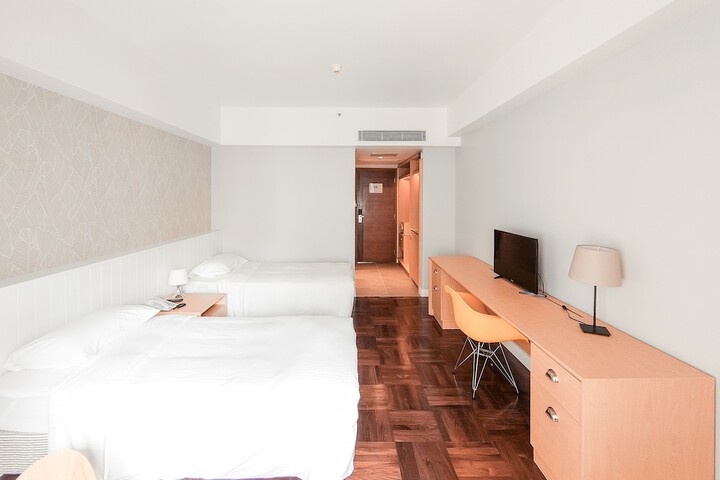 Room 9 of 31