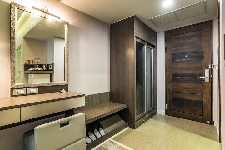 Room 15 of 39