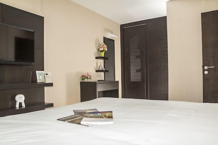 Room 9 of 31