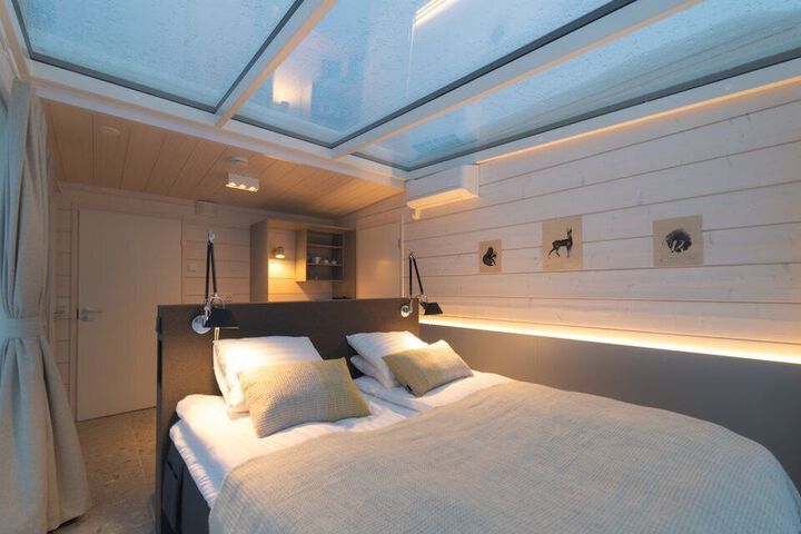 Room 8 of 74