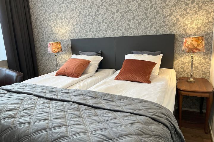 Room 42 of 91