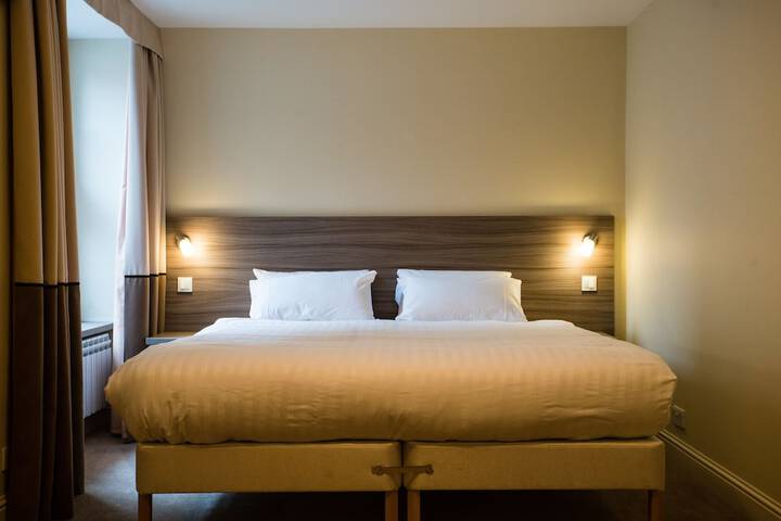 Room 4 of 36