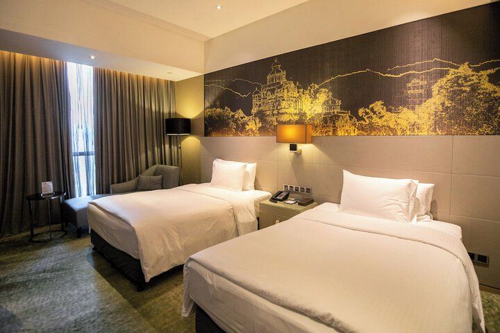 Room 18 of 42