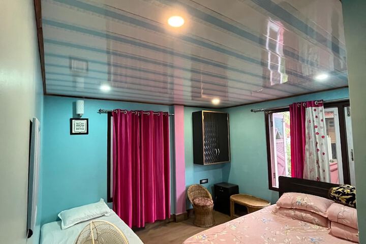 Room 3 of 7