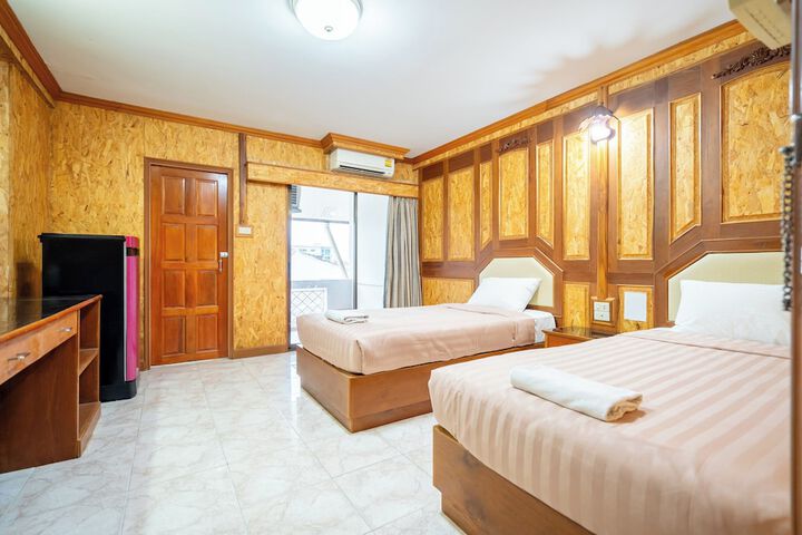 Room 12 of 29