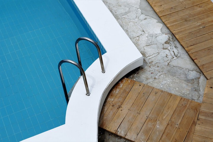 Pool 13 of 26
