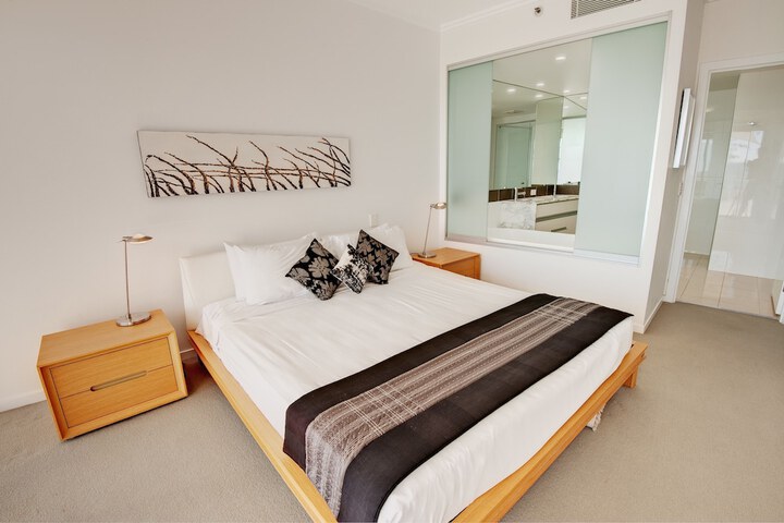 Room 3 of 87