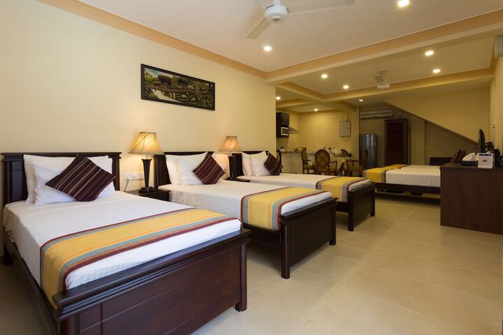 Room 6 of 44