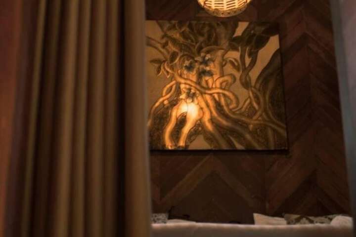 Room 64 of 93