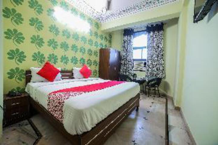 Collection O 36316 Hotel White Palace