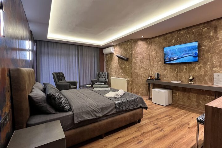Room 7 of 71