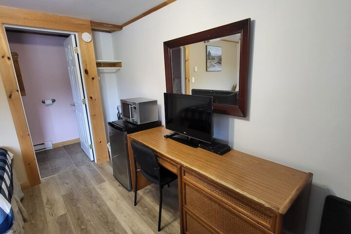 Room 16 of 33