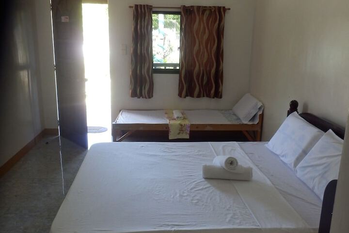 Room 3 of 63