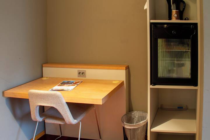 Room 48 of 86