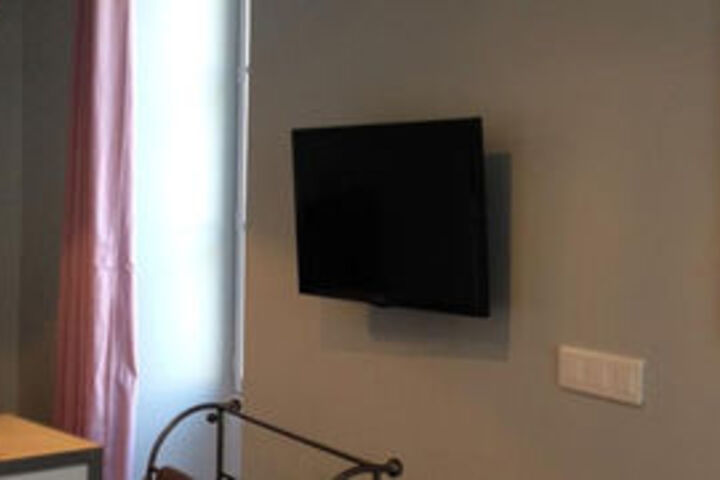 Room 16 of 27