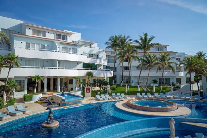 Pool Hotel
