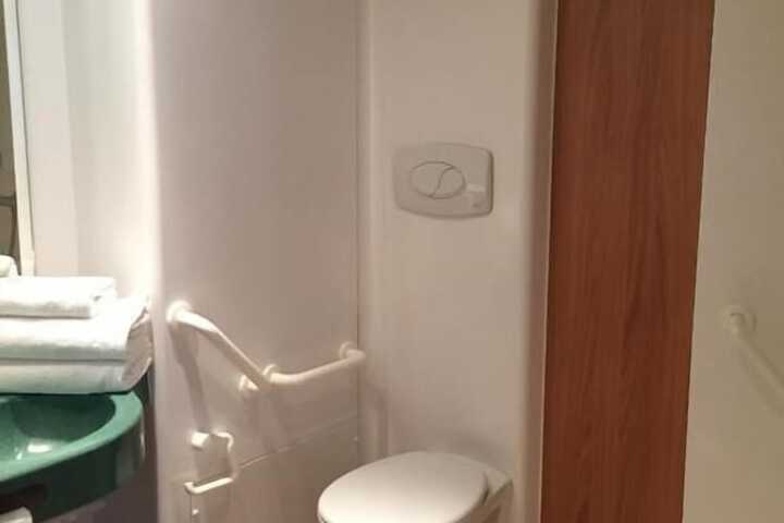 Room 34 of 91