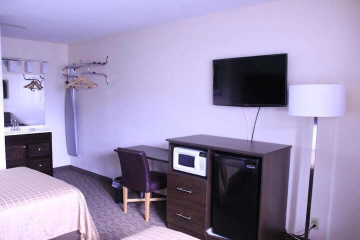 Room 15 of 33