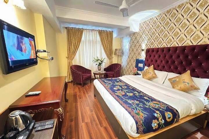 Room 20 of 27