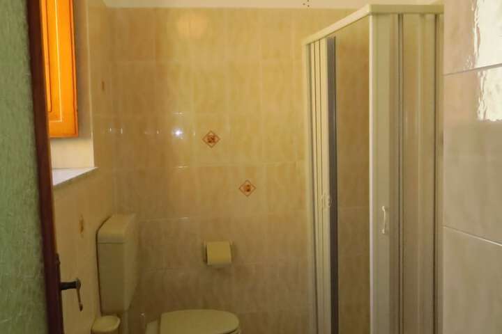 Room 70 of 107