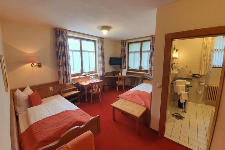 Room 10 of 67