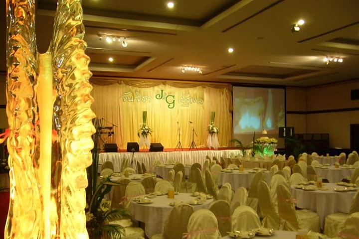 Ballroom/Hall 46 of 59