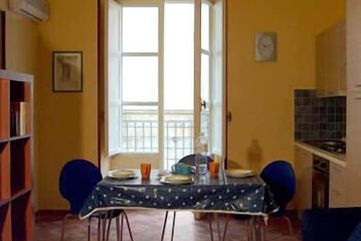 Room 9 of 40