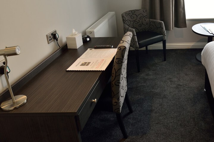 Room 8 of 42
