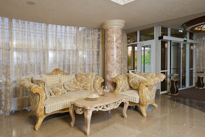 Hotel Interior 4 of 40