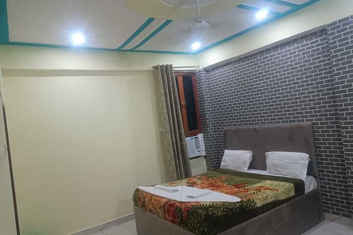Room 6 of 6