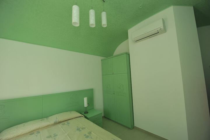 Room 5 of 30
