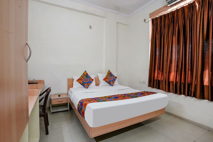 Room 9 of 27