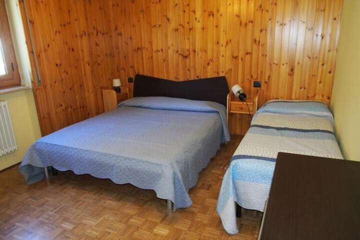 Room 5 of 40