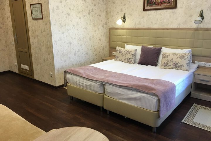 Room 28 of 124