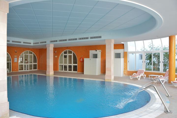 Hotel with Pool