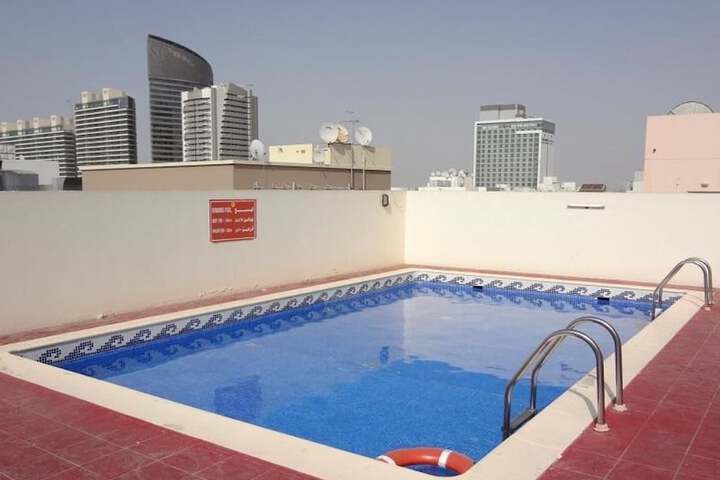 Pool 10 of 15