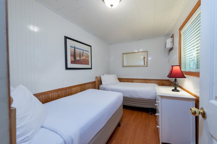 Room 7 of 225