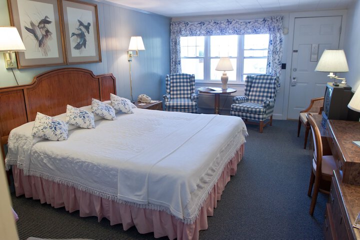 Room 13 of 120