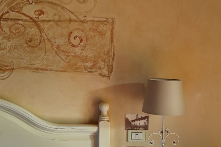 Room 10 of 27