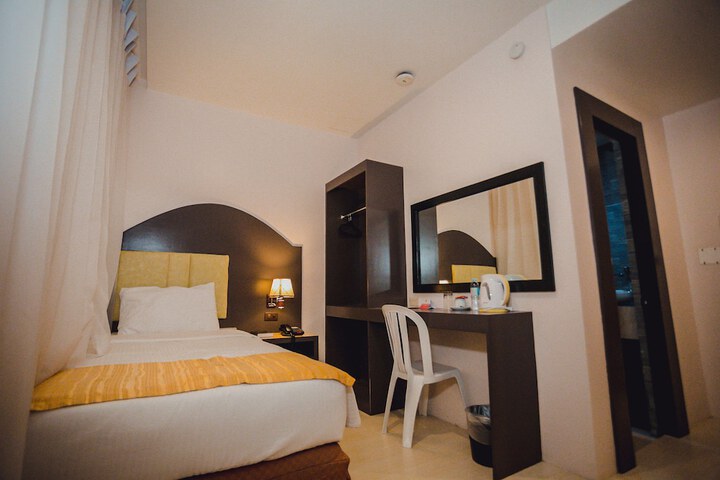 Room 8 of 51